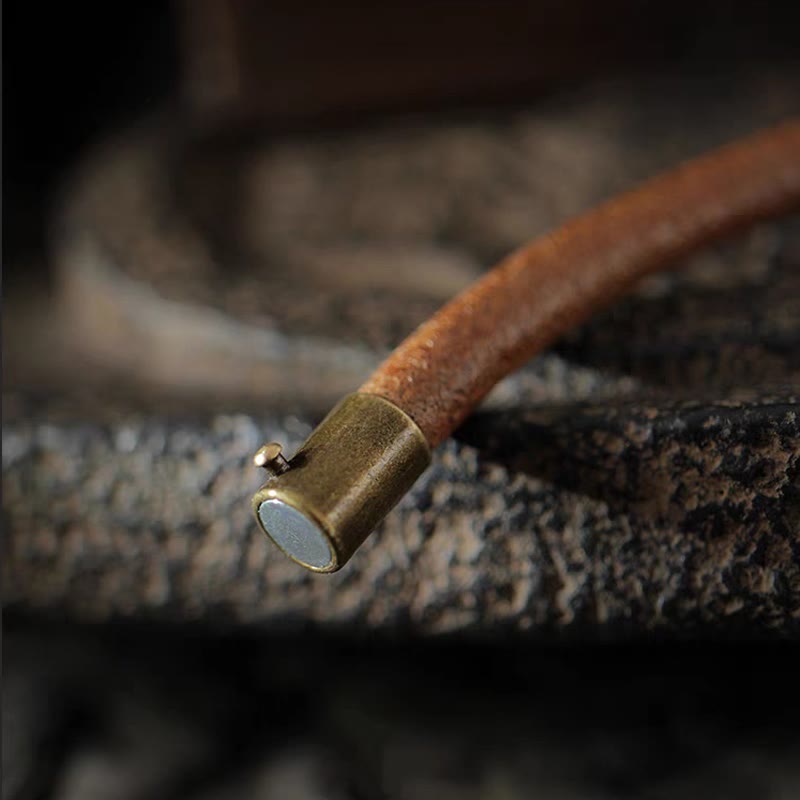 Pulsera con hebilla magnética de cobre y cuero retro con piedras de Buda para la suerte y la curación