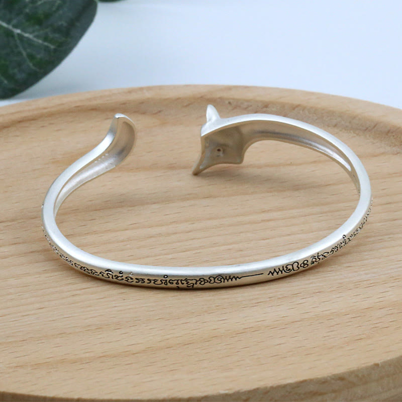 Brazalete de cobre con piedras de Buda y grabado de zorro