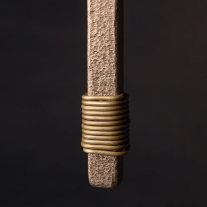 Colgante de cobre con diseño texturizado vintage de piedras de Buda para la riqueza