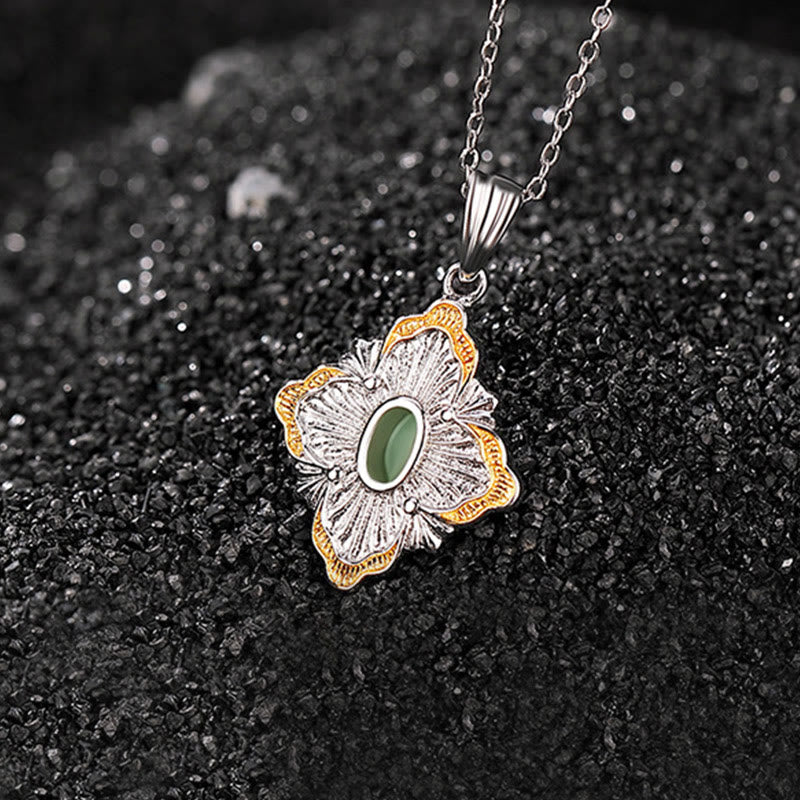 Collar con colgante de jade cian hetiano bañado en oro y piedras de Buda en plata de ley 925 con diseño de rombos para la buena suerte y la curación.