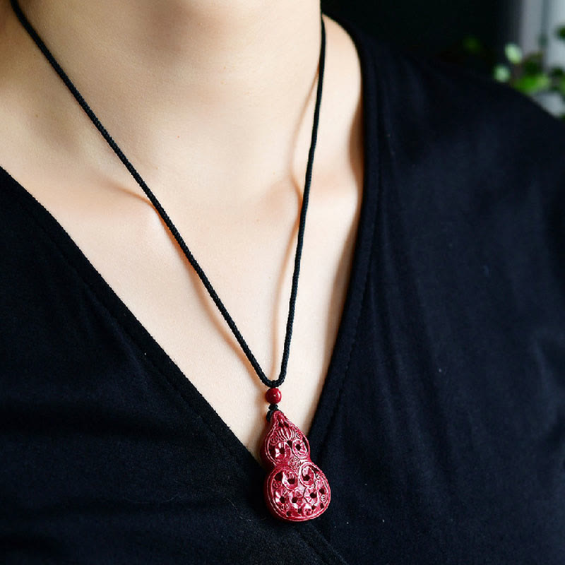 Colgante de collar con bendición de cinabrio natural con forma de calabaza del zodiaco chino Yin Yang de Buda sonriente con piedras de Buda 