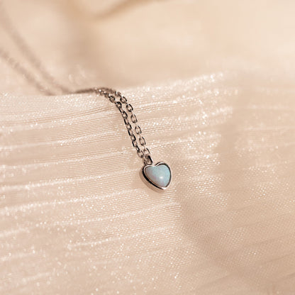 Collar de corazón de ópalo pequeño
