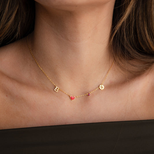 Delicado collar con dije espacial