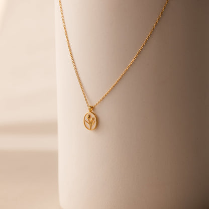 Collar de tulipanes y perlas