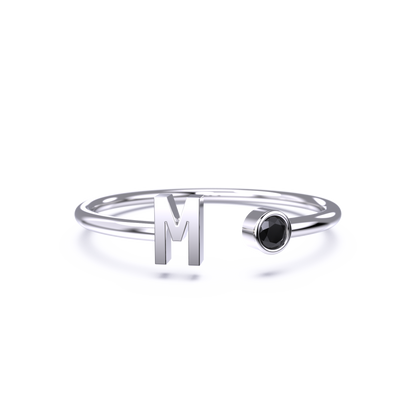 Zierlicher Geburtsstein-Initialenring