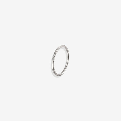 Zierlicher Stapelring mit Diamanten