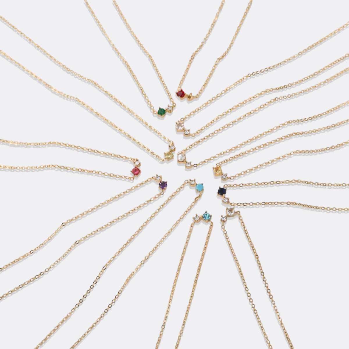 Zierliche Solitärkette mit Geburtssteinen und Diamantakzent