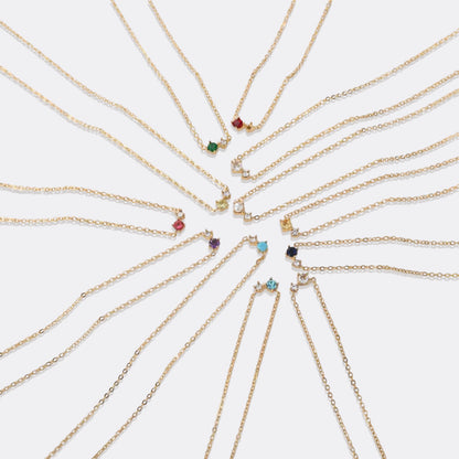 Zierliche Solitärkette mit Geburtssteinen und Diamantakzent