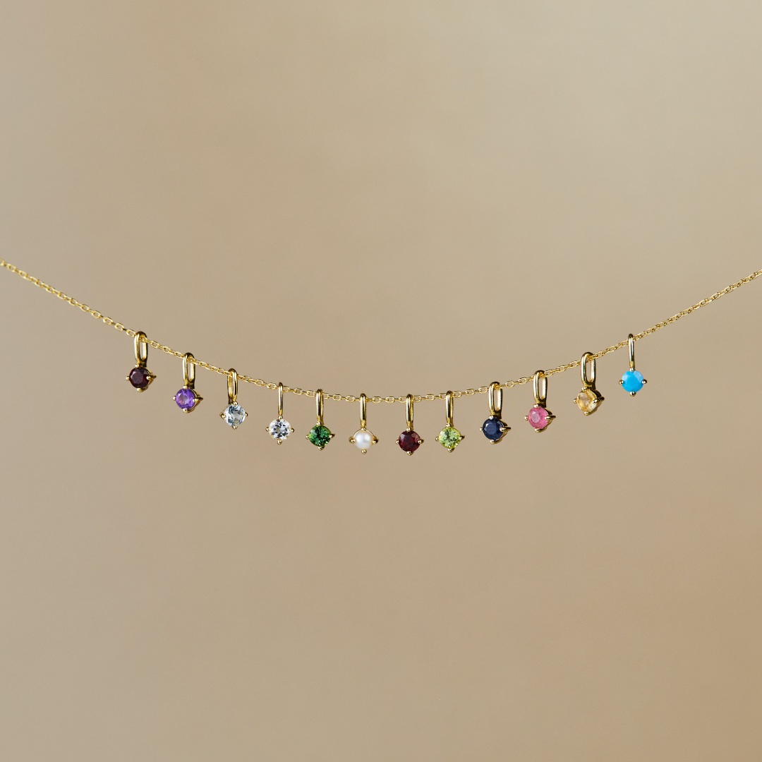 Charm individual de plata con piedra de nacimiento pequeña