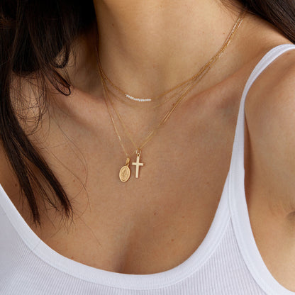 Collar de cruz de oro blanco macizo