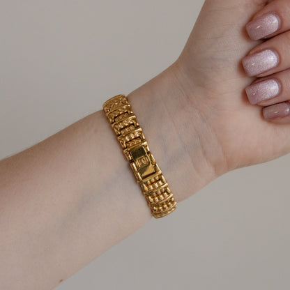 Vintage Tissot Swiss Basket Weave Gold Watch