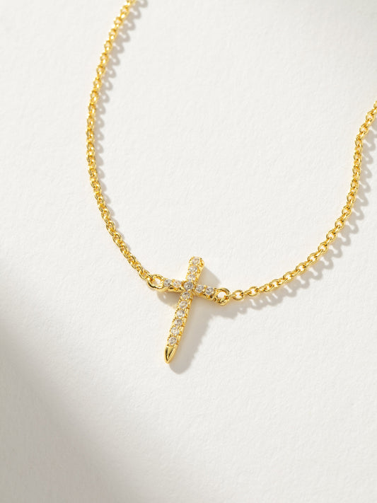 Collar de cruz simple