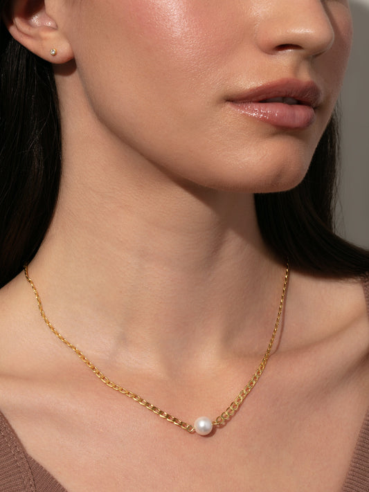 Collar de perlas con declaración