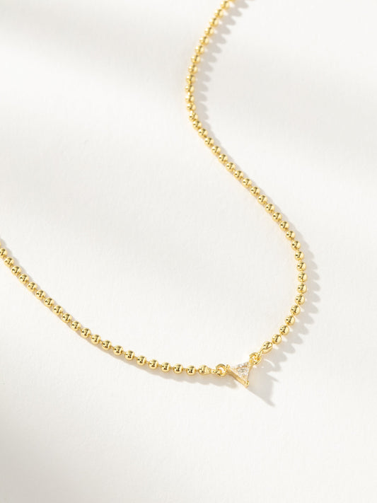 Collar de triángulo amoroso