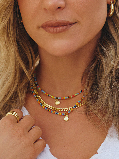 Collar de conchas con cuentas