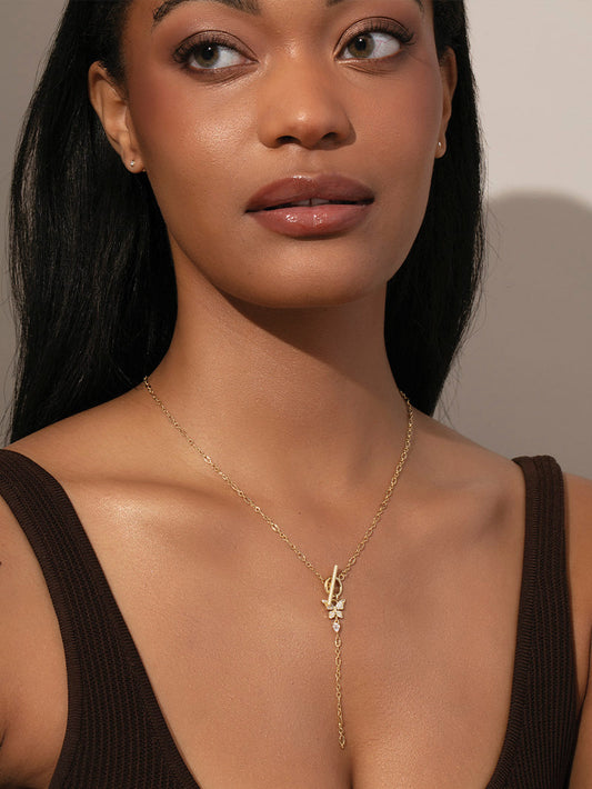 Collar de lazo de mariposa