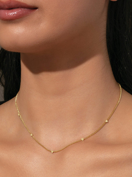 Collar de corazón estampado