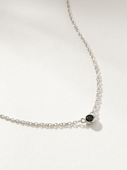 Collar con colgante de agujero negro