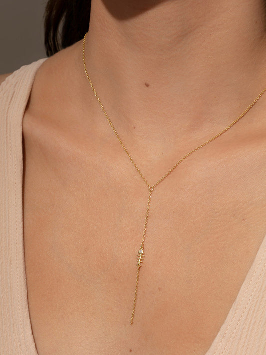 Collar de lazo con espina de pescado