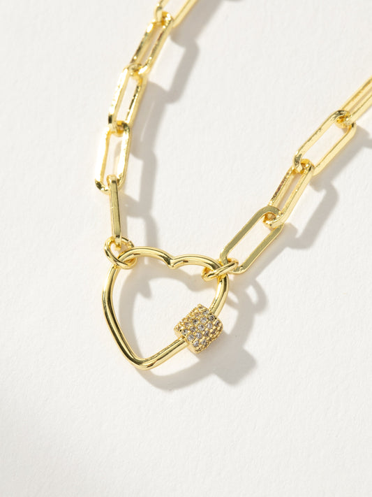 Halskette mit verschlossenem Herzen