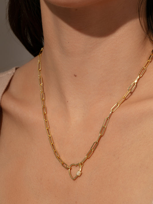 Halskette mit verschlossenem Herzen