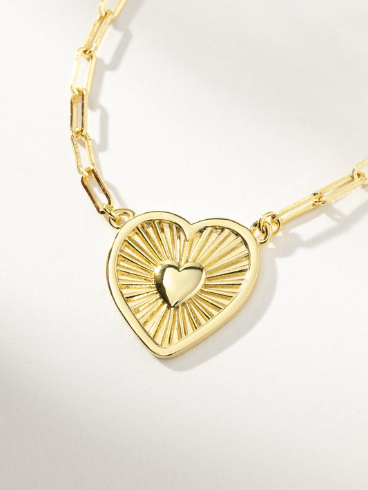 Collar de corazón radiante