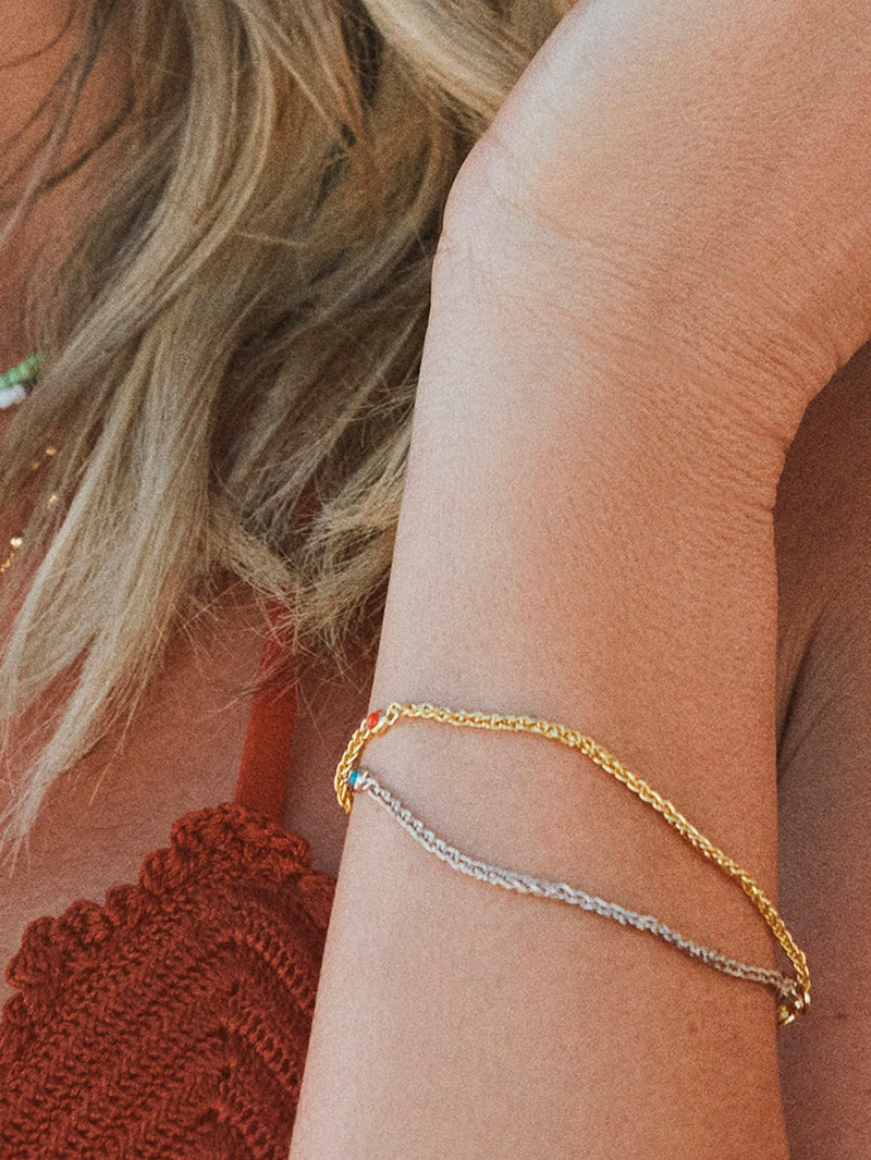 Armband mit Edelsteinen und Kette