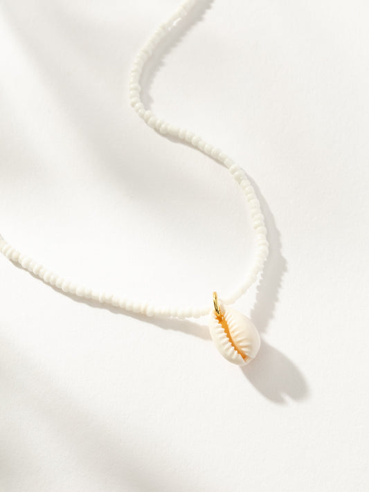 Collar de concha de puka con cuentas