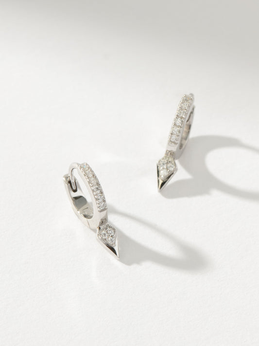Pendientes Huggie con pavé Tipping Point