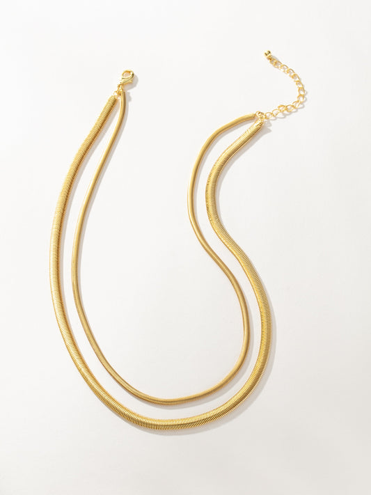 Collar de cadena de serpiente plana en capas