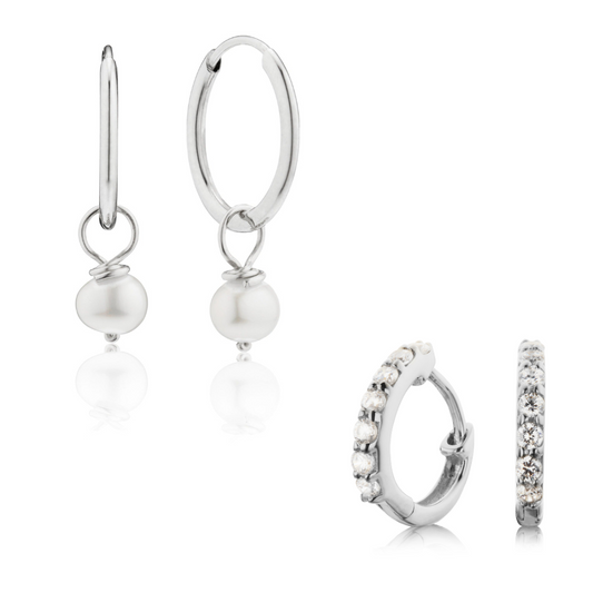 Geschenkset mit silbernen Creolen im Diamant-Stil und kleinen Perlen