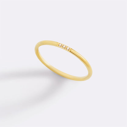 Zierlicher Stapelring mit Diamanten