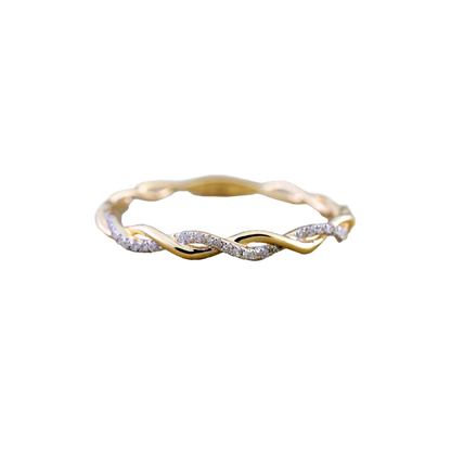 Zierlicher Pavé-Twist-Stapelring