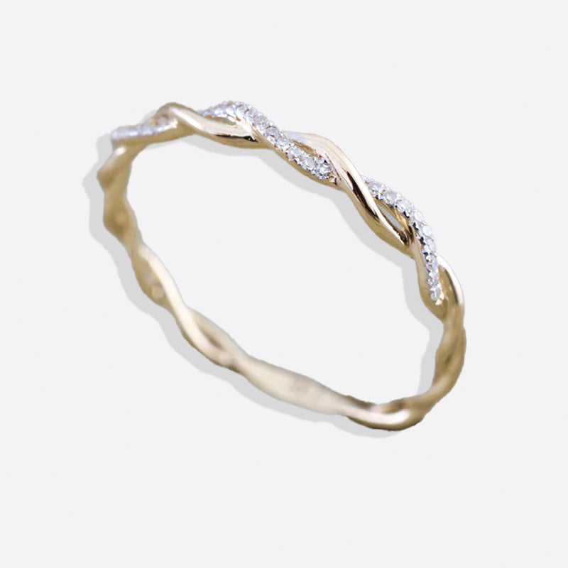 Zierlicher Pavé-Twist-Stapelring