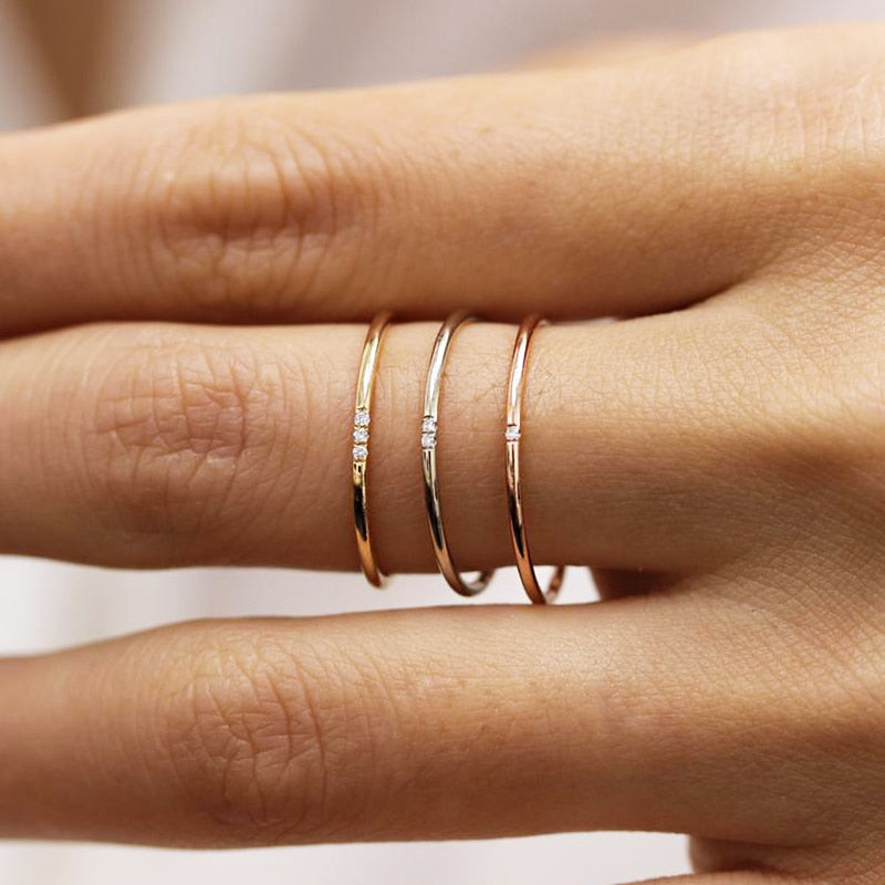 Zierlicher Stapelring mit Diamanten