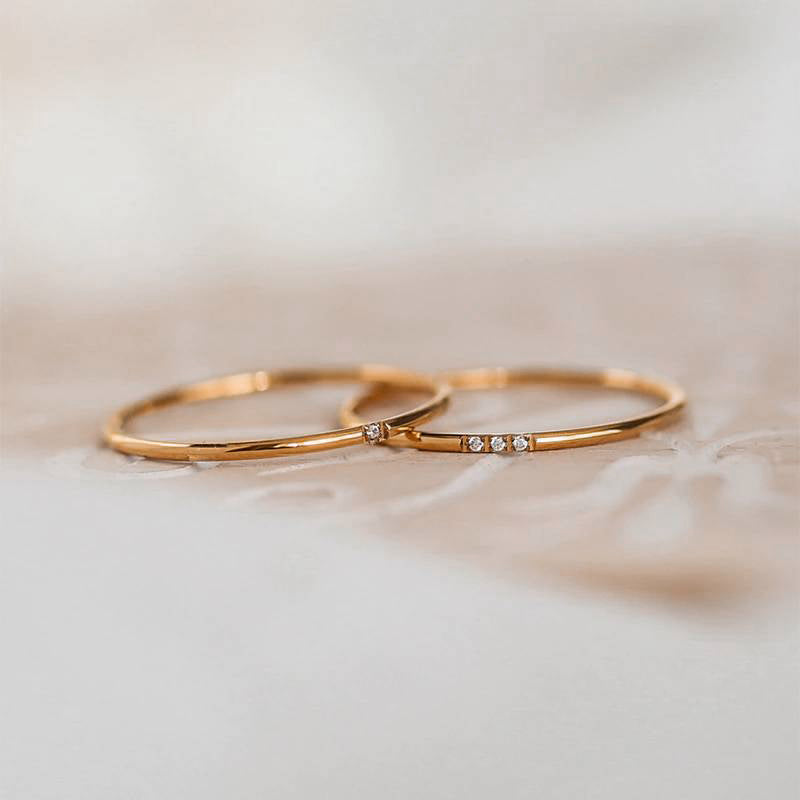 Zierlicher Stapelring mit Diamanten