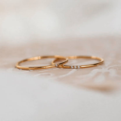 Zierlicher Stapelring mit Diamanten