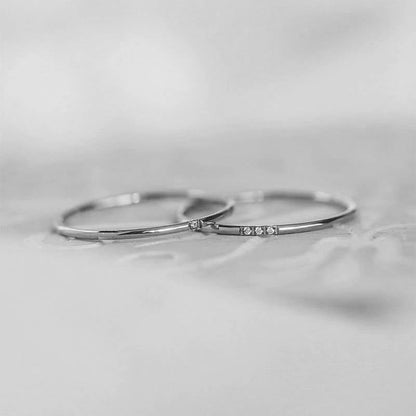 Zierlicher Stapelring mit Diamanten