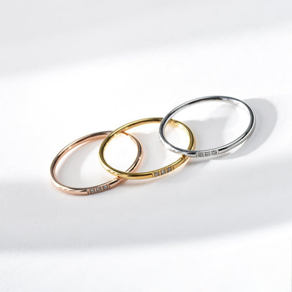Zierlicher Stapelring mit Diamanten