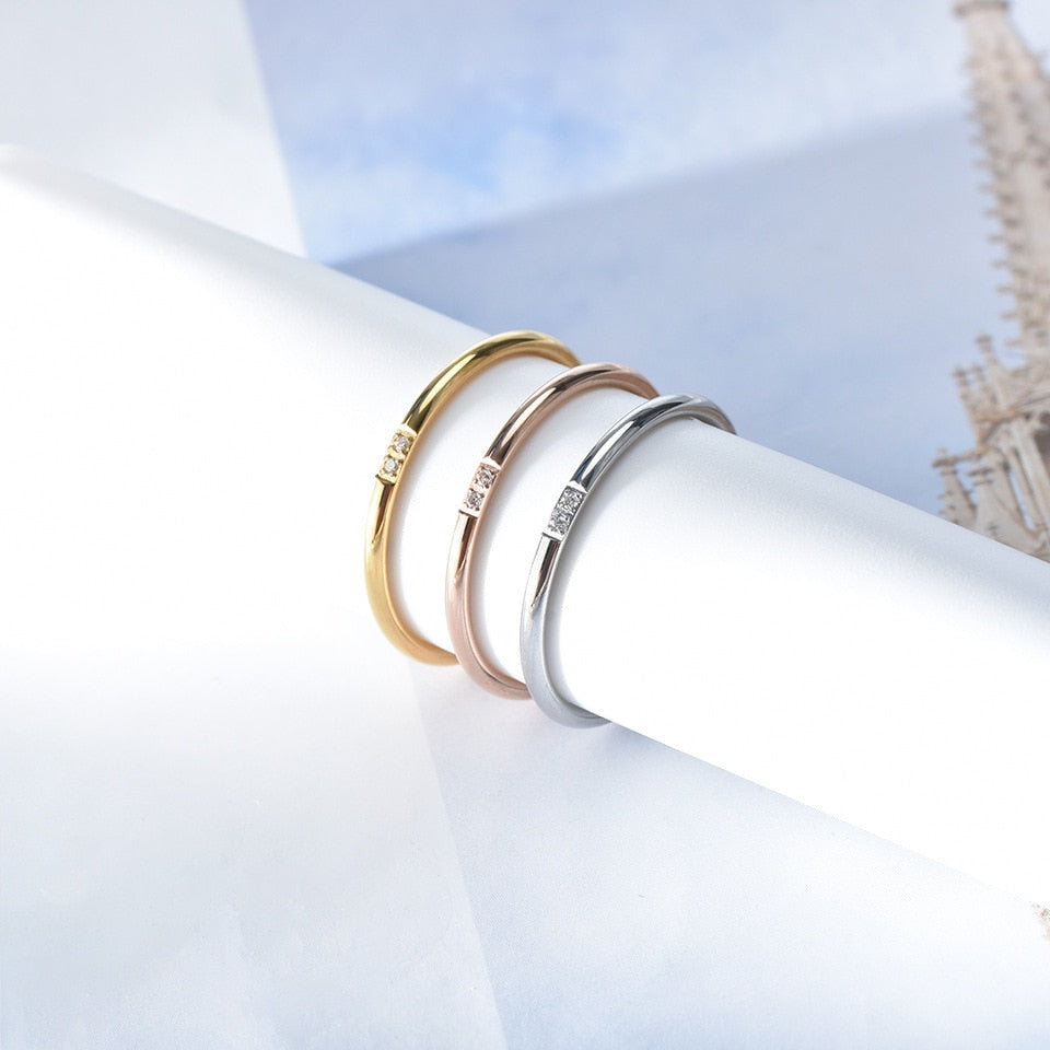 Zierlicher Stapelring mit Diamanten