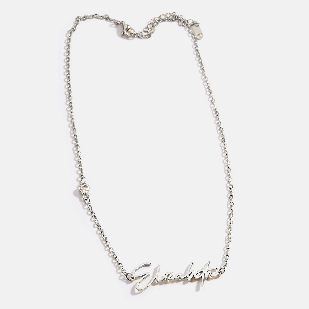 Moderne Namenskette mit Herz-Diamant-Akzent