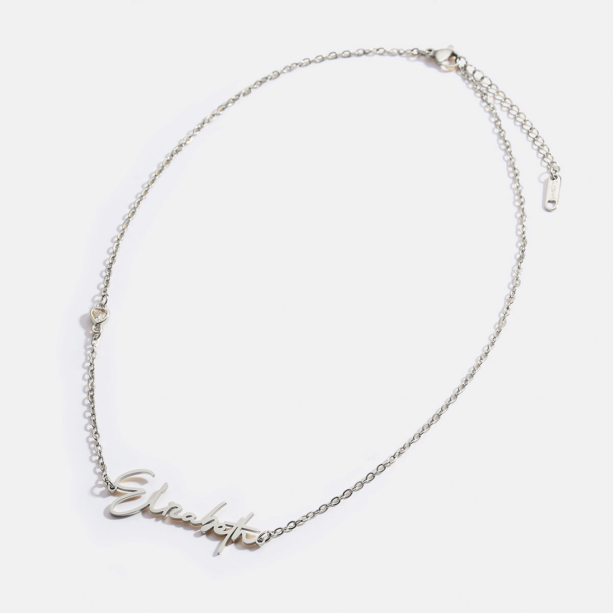Moderne Namenskette mit Herz-Diamant-Akzent