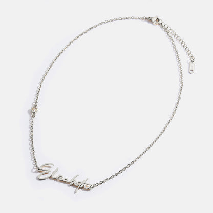 Moderne Namenskette mit Herz-Diamant-Akzent