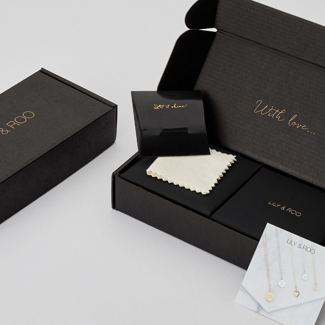 Collar de lazo de diamantes en oro blanco macizo