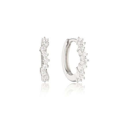 Silberne Creolen im gewölbten Diamant-Stil