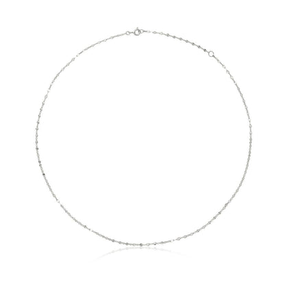 Collar de cadena con brillo plateado