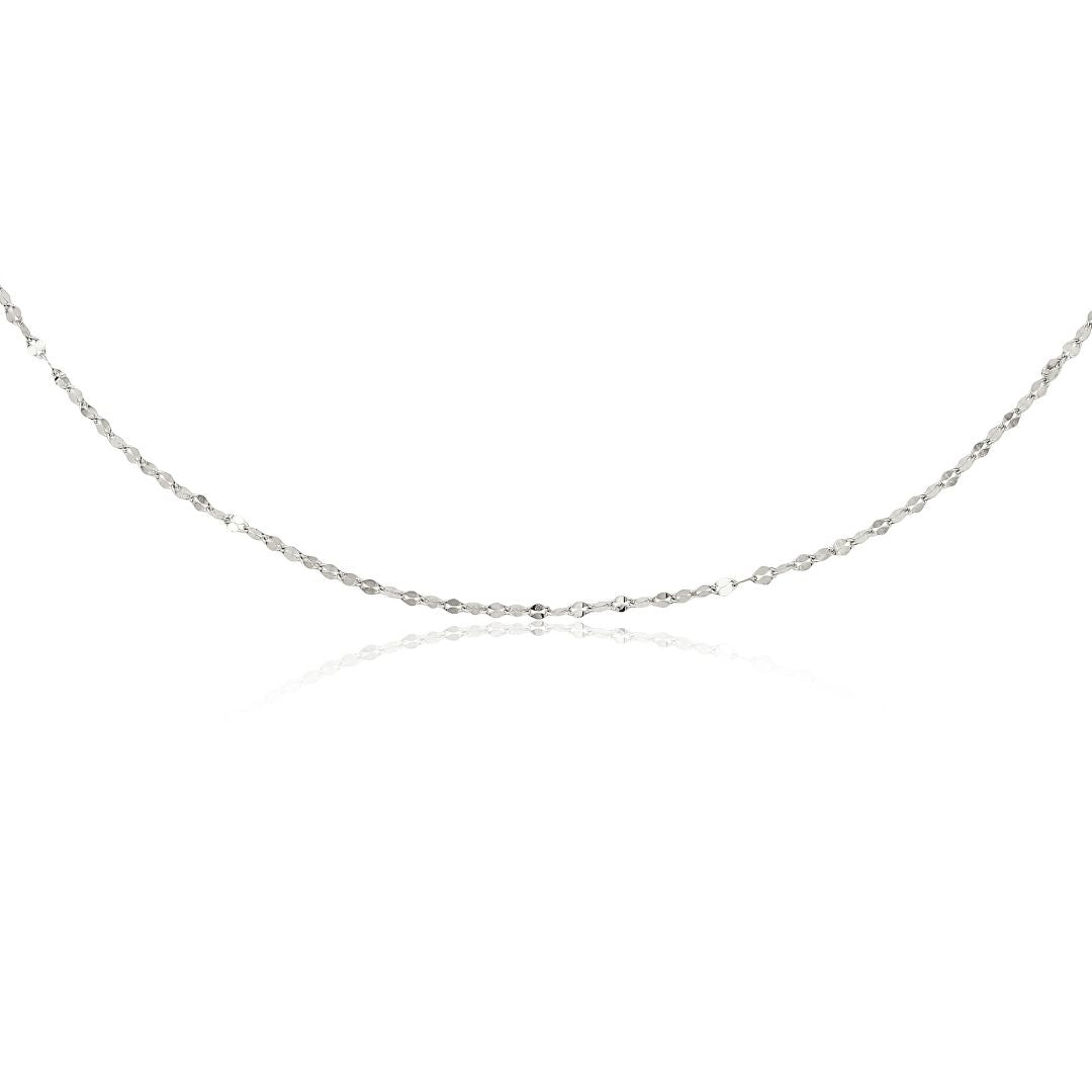 Collar de cadena con brillo plateado