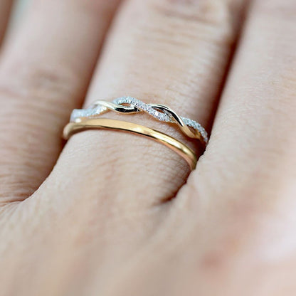 Zierlicher Pavé-Twist-Stapelring