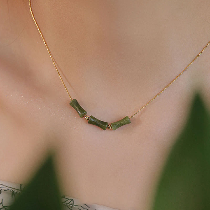 Collar con colgante de riqueza con diseño de hojas de bambú y jade y piedras de Buda