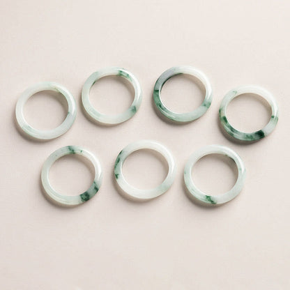 Anillo de jade verde natural con piedras de Buda para la suerte y la abundancia